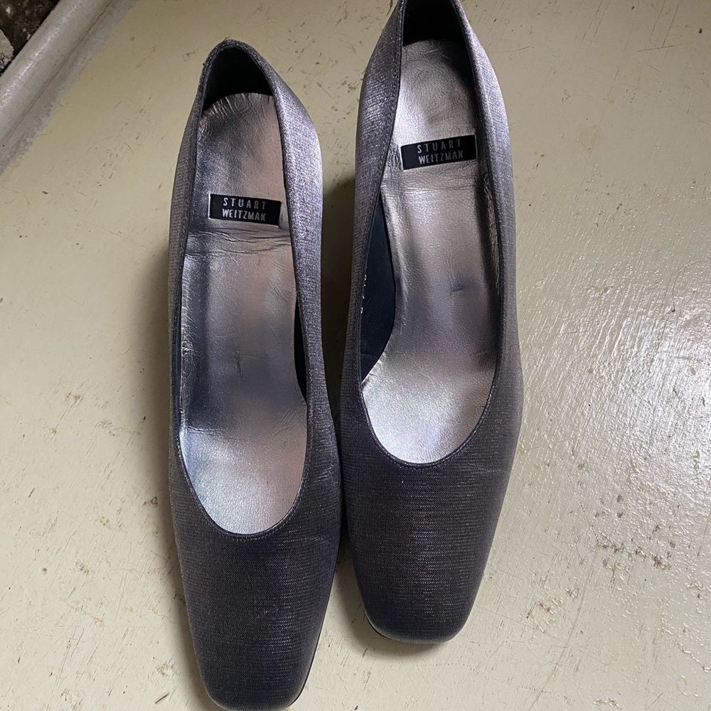 Stuart Weitzman Shimmering Silver Heels - Picture 2 of 9